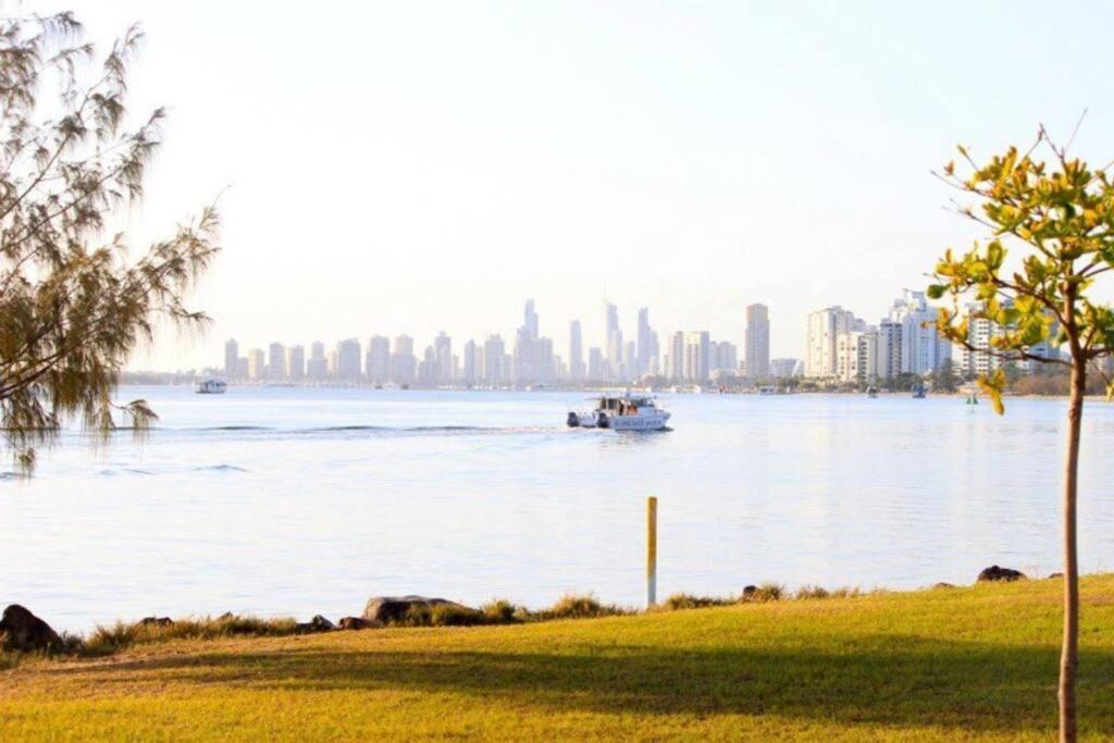 Broadwater Canal Frontage-Runaway Bay-Boat Ramp Gold Coast Luaran gambar